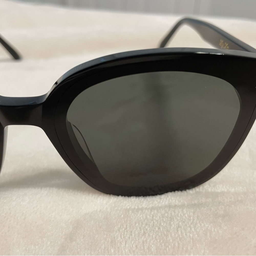 GENTLE MONSTER Black Sunglasses - Picture 10 of 16